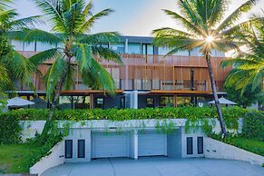 Sailing Pool Villas & Resort Phu Quoc