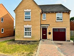 House - Sleeps 8 - Parking - Garden