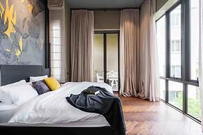 Luxury Pool Villa With Jacuzzi & Lift by Thonglor