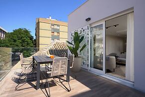 Casa Pizarro, by Homing U