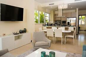 Eagle Beach Resort Ground Level 3br3ba Pool Levent
