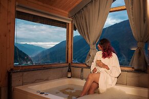 NAZAARA - A Luxe Retreat