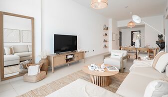 HiGuests - Azure Residences
