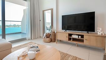 HiGuests - Azure Residences