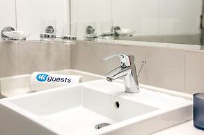 HiGuests - Azure Residences