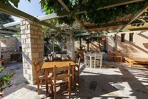 Dalabelos Estate