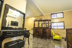 Laguardia Hotel