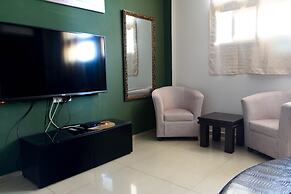 Laguardia Hotel