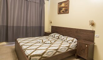 Laguardia Hotel