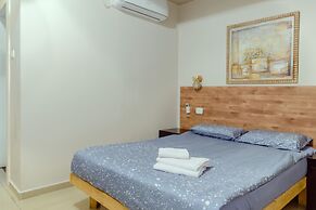 Laguardia Hotel
