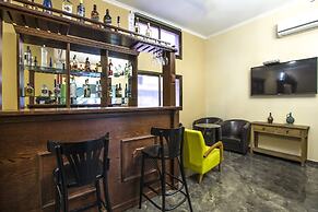 Laguardia Hotel
