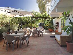 Apartamentos Turisticos La Mundial