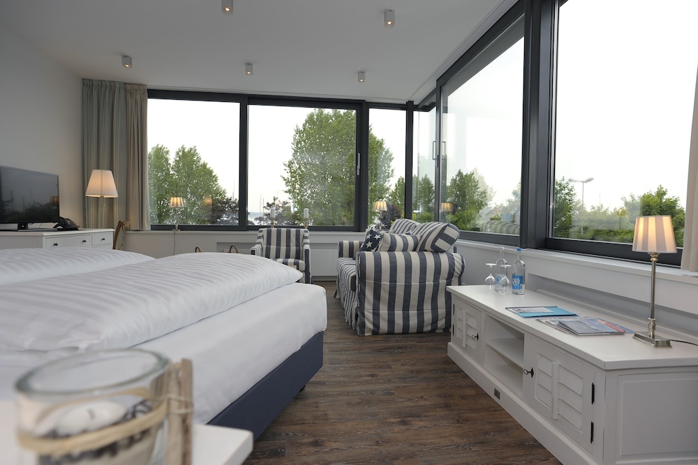 Acqua Strande Yachthotel & Restaurant