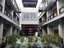 Inlay Palace Hotel