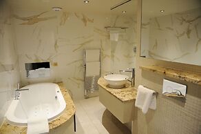 The Busby Hotel
