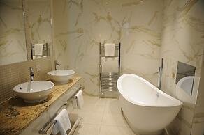 The Busby Hotel
