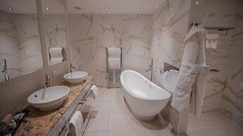 The Busby Hotel