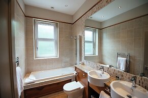 The Lynnhurst Hotel