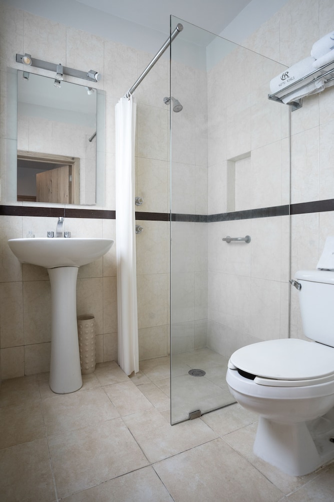 Hotel Roble