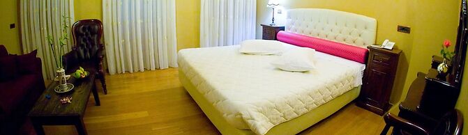 Kyveli Suites