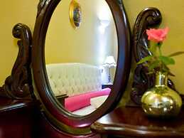 Kyveli Suites