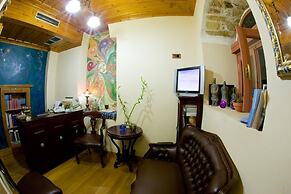 Kyveli Suites
