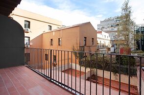 Modern Center Apartments