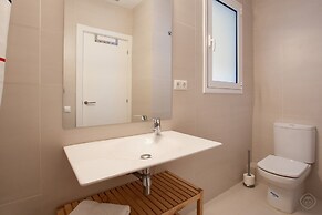 Modern Center Apartments