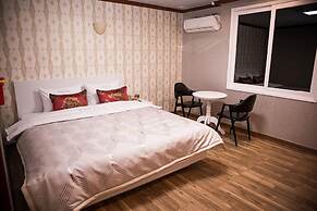 Picasso Motel