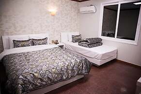 Picasso Motel