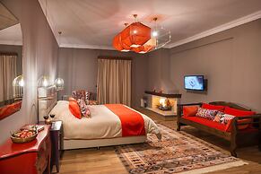 Ef Zin Studios & Suites