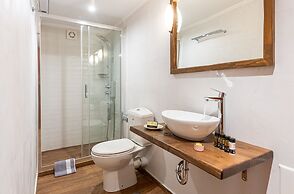 Ef Zin Studios & Suites