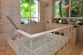 Pina Balev Inn