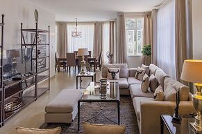 Palacina The Residence & The Suites