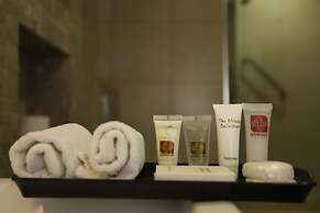 Bidwood Suite Hotel