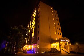 Bidwood Suite Hotel