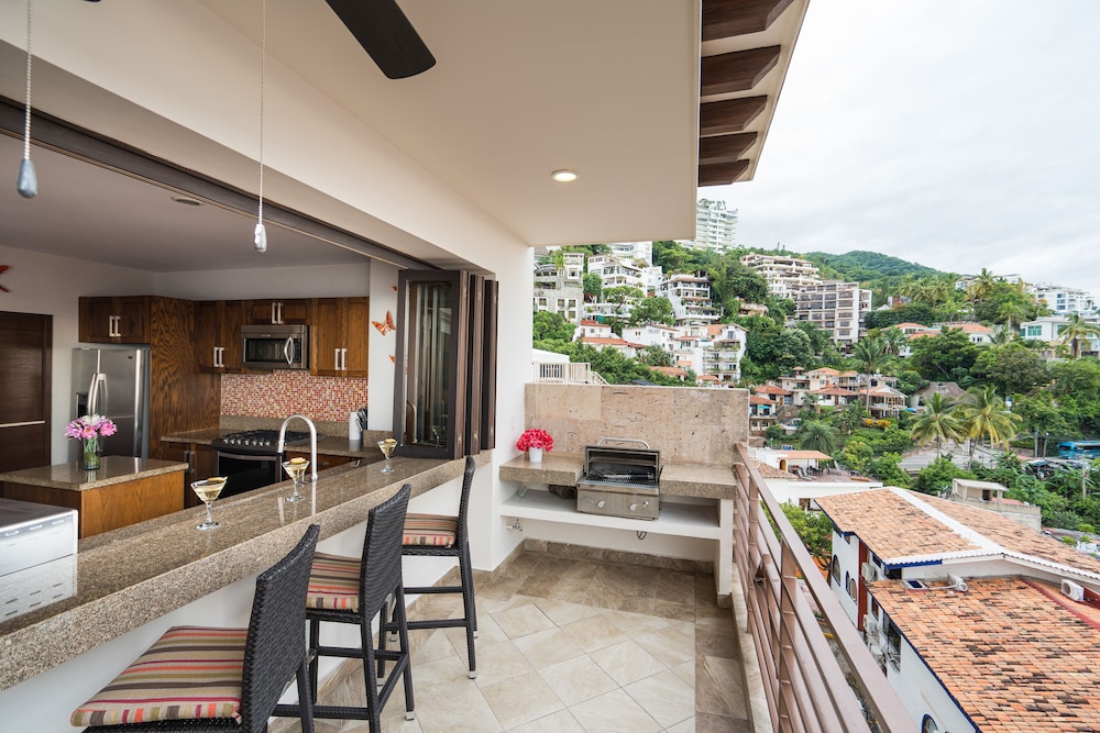 Pinnacle Resorts 220