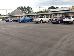 Trunk Road Motel