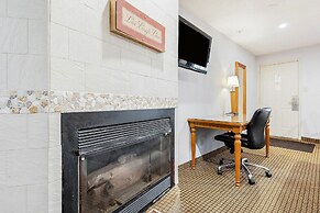 First Canada Inn Cornwall