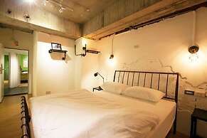 Mr Lobster's Secret Den Design Hostel