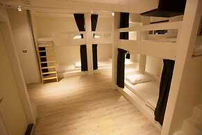 Mr Lobster's Secret Den Design Hostel