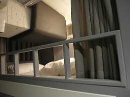 Mr Lobster's Secret Den Design Hostel