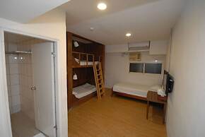 Mr Lobster's Secret Den Design Hostel