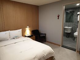 141 Mini Hotel