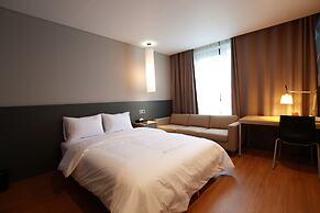 141 Mini Hotel