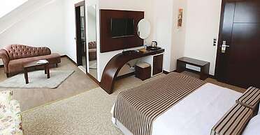 Lavin Otel