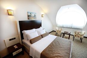 Lavin Otel