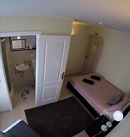 Peniche Surf Lodge - Hostel