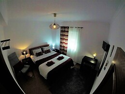 Peniche Surf Lodge - Hostel