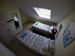 Peniche Surf Lodge - Hostel